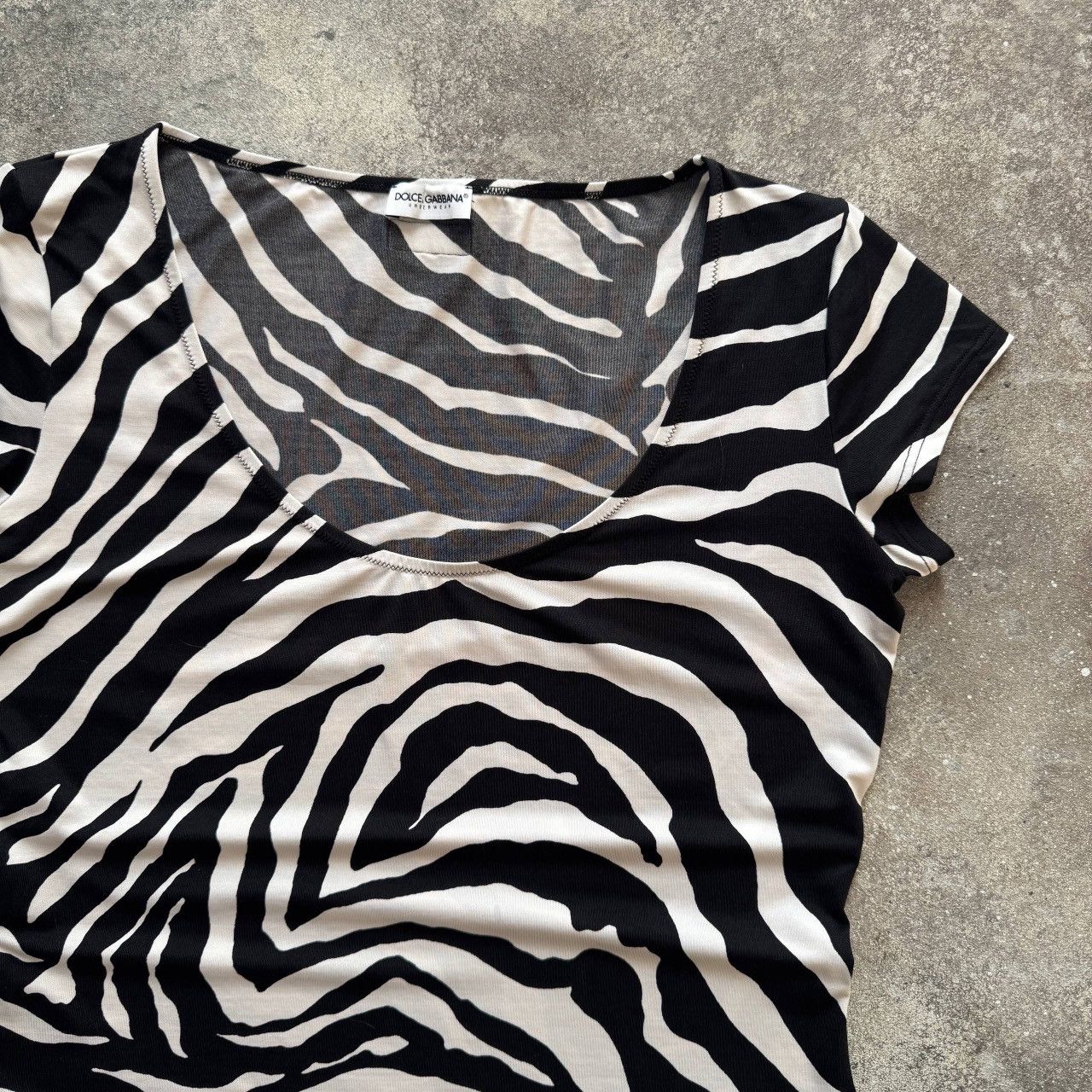 Dolce & Gabbana Dolce & Gabbana Vintage Zebra Print T-Shirt Size L / US 10 / IT 46 - 4 Thumbnail