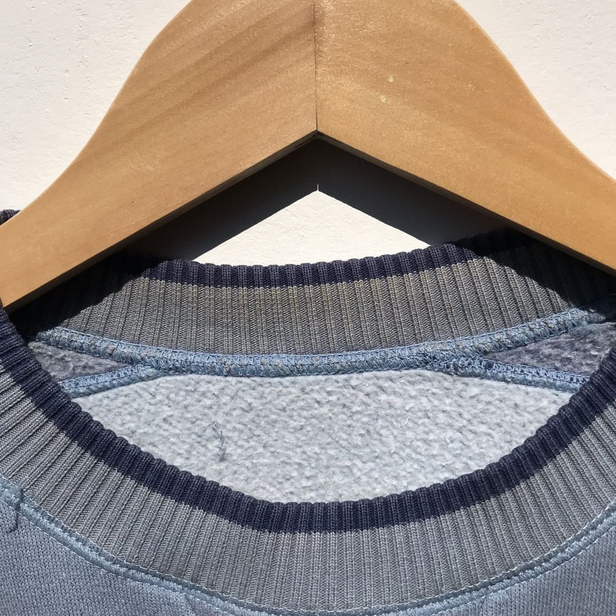 Quiksilver Vintage Quiksilver Sweatshirt Small Logo Quiksilver Surf Size US S / EU 44-46 / 1 - 13 Thumbnail