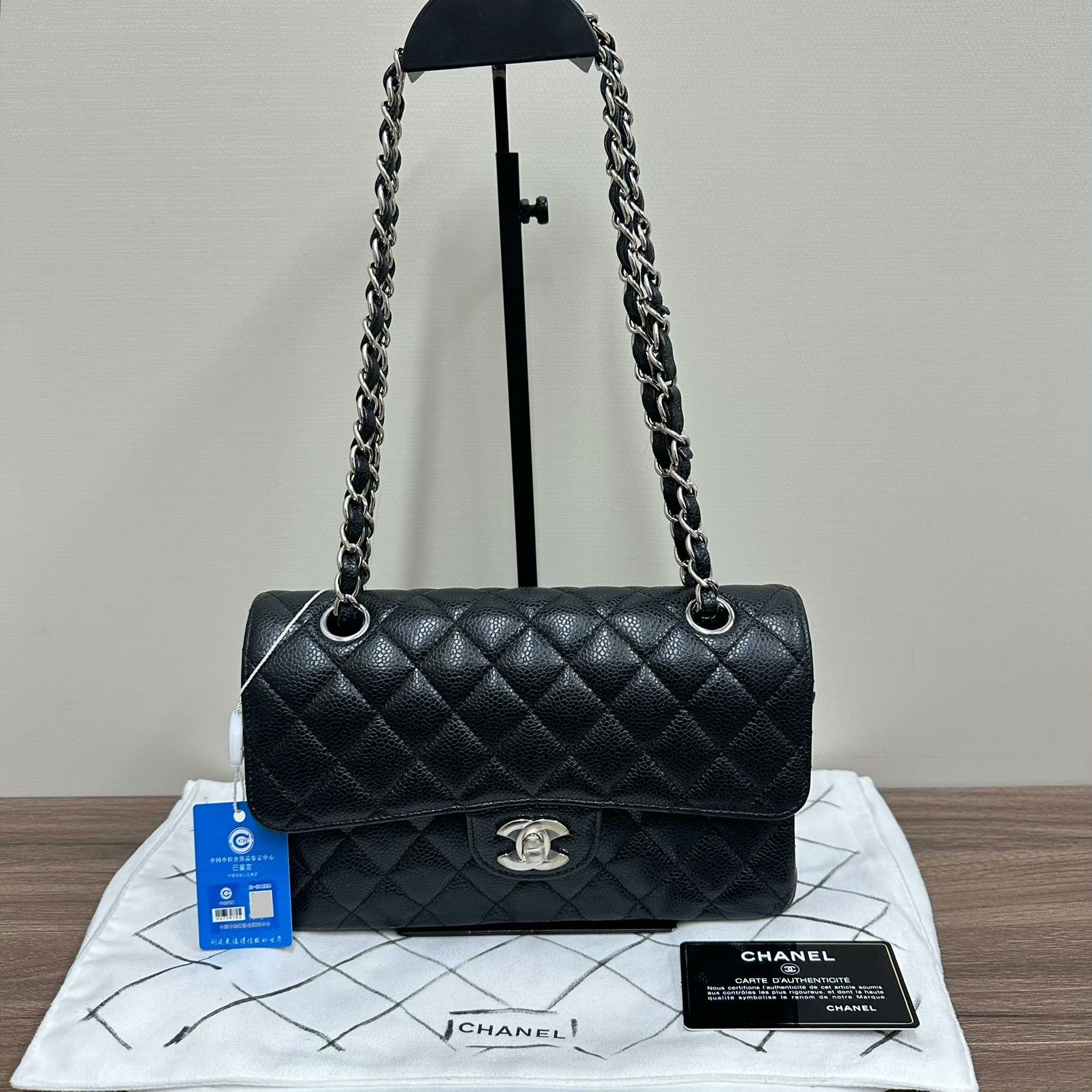 Chanel Pre-loved Bag Very good condition Size ONE SIZE - 1 Thumbnail