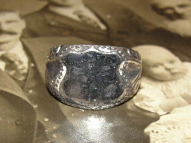 Designer Shield Shaped Antiqued Sterling Silver Signet Ring Size ONE SIZE - 1 Thumbnail