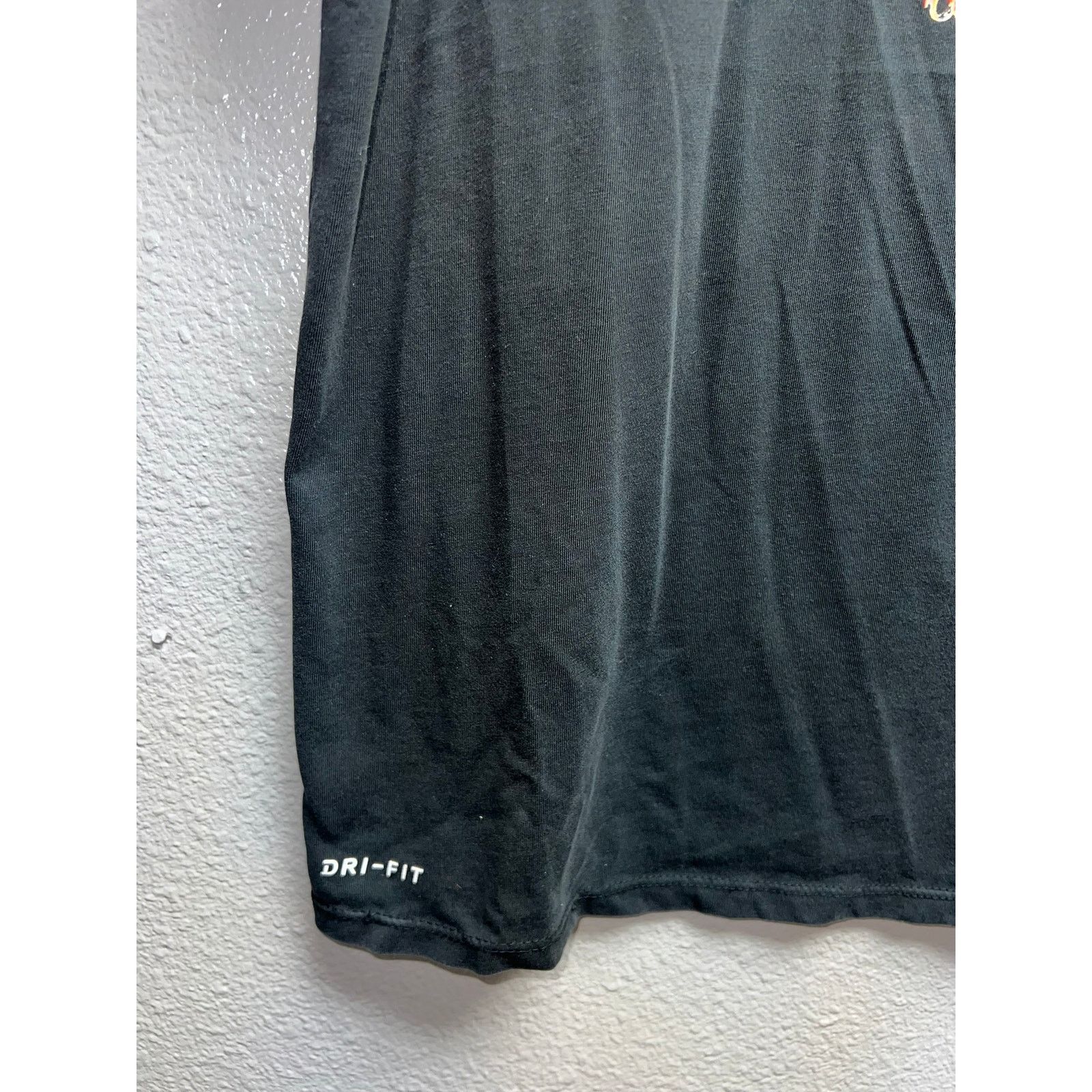 Nike Nike Basketball Flaming Hoop Shirt Just Do It Dri Fit Tee L Size US L / EU 52-54 / 3 - 4 Thumbnail