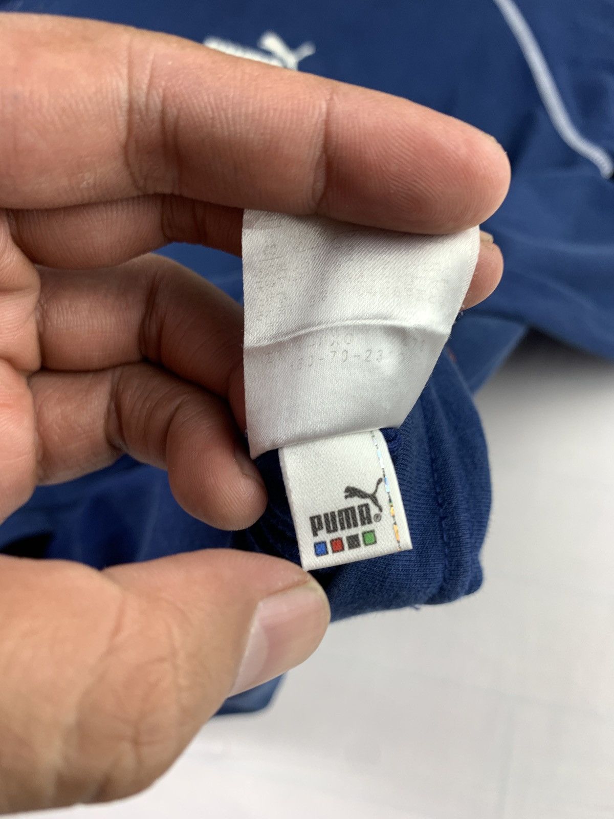 Puma 1990s Puma Navy Puffy Center Logo Graphic Longsleeve Top Size M / US 6-8 / IT 42-44 - 9 Thumbnail
