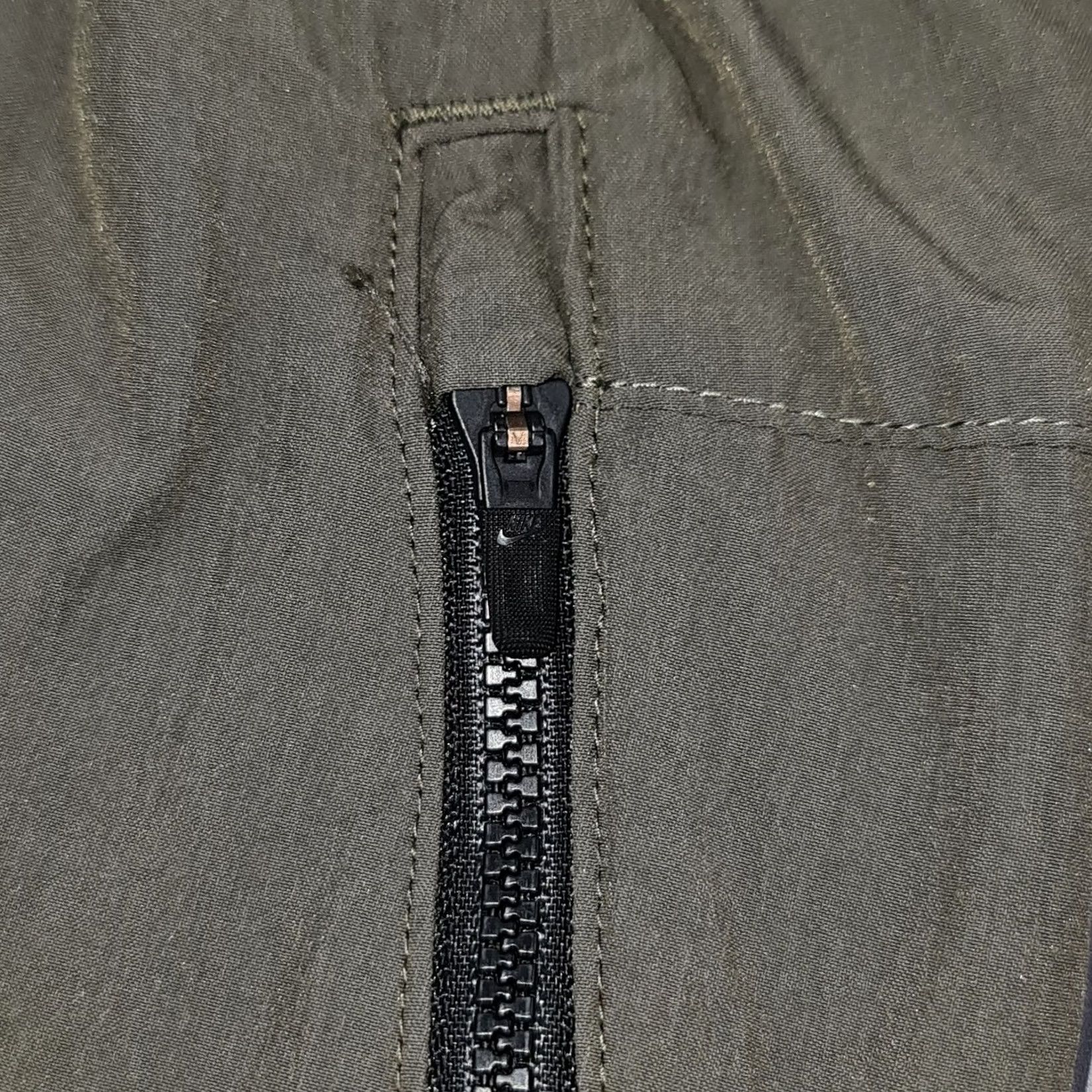 Nike Nike Air Max Cargo Pants Mens Small Green Woven Joggers BV4923 325 Elastic Waist Pockets Zip Pocket Exercise Athletic Shirt? Size US 29 - 4 Thumbnail