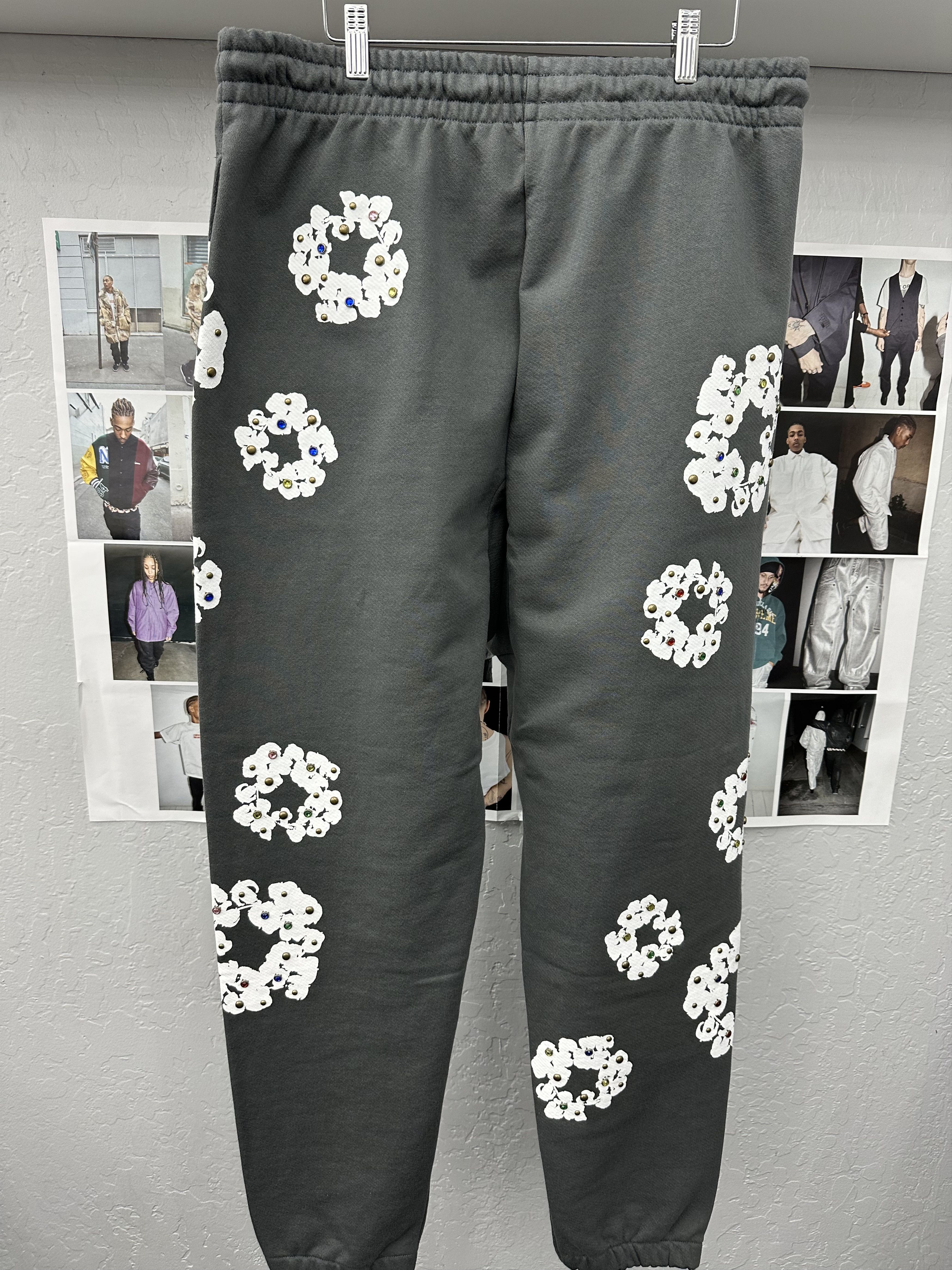 DENIM TEARS Rhinestone Cotton Wreath Sweatpants Size US 36 / EU 52 - 2 Thumbnail