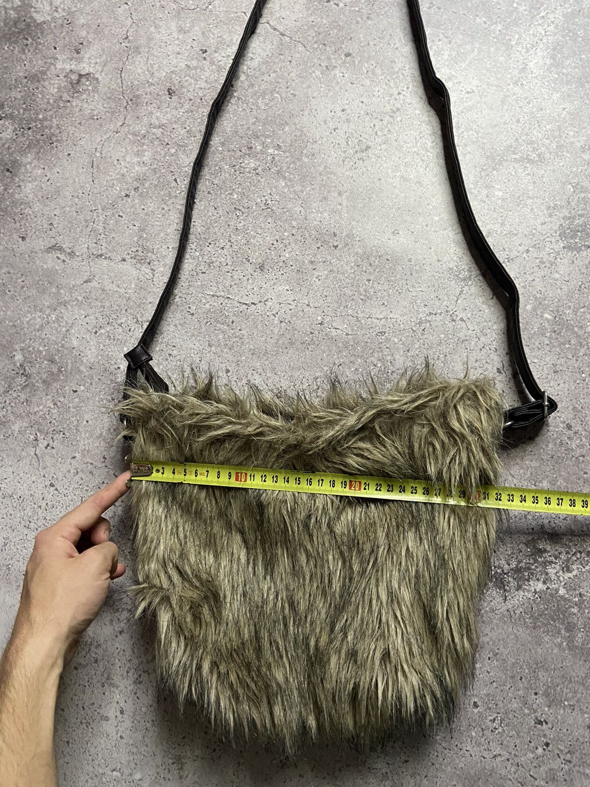 Japanese Brand Vintage Mohair Y2K Faux Fur Shoulder Bag Racer Worldwide Size ONE SIZE - 6 Thumbnail