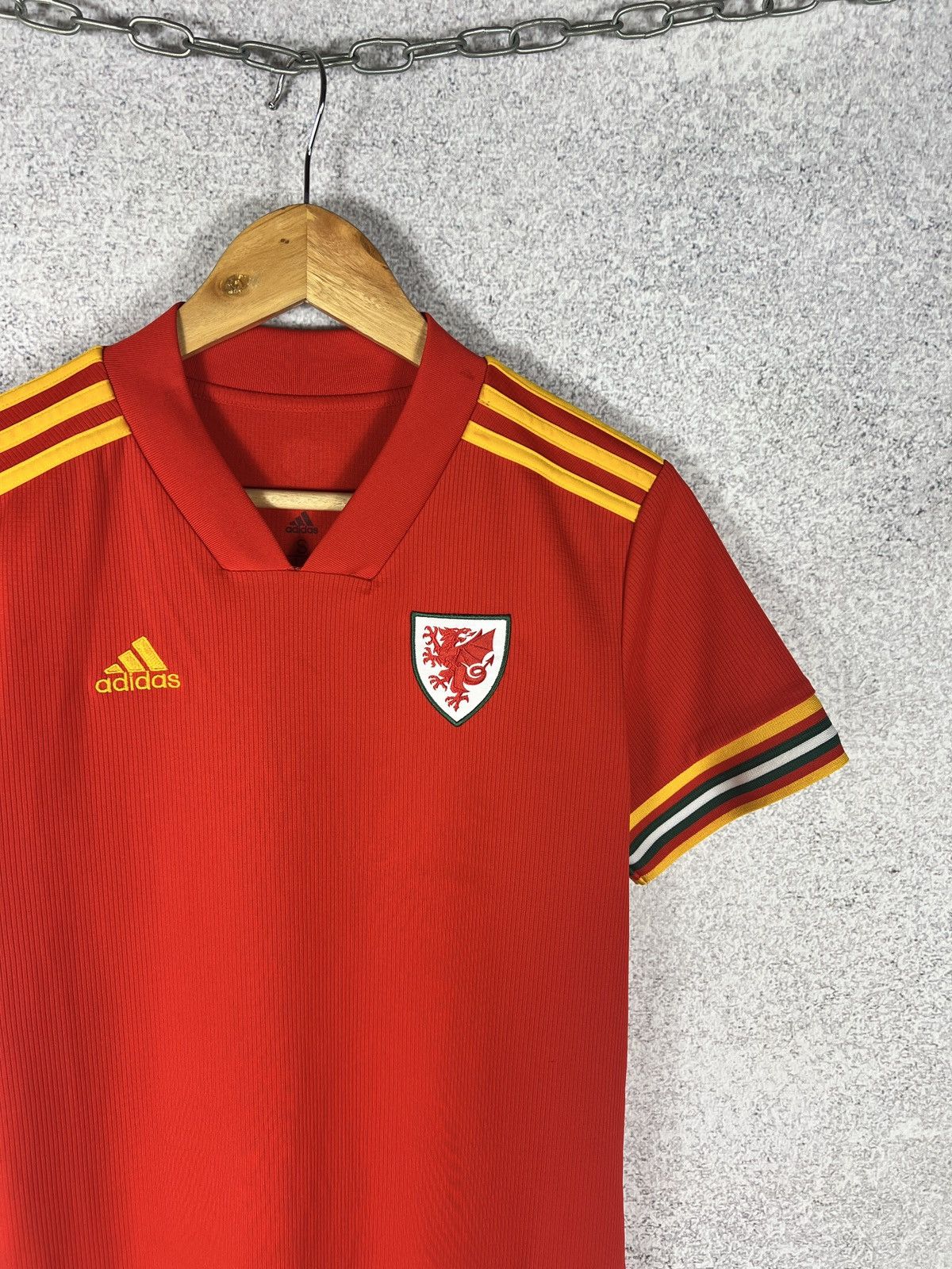 Adidas Adidas Wales National Team 2020 Home Soccer Jersey Shirt Size US S / EU 44-46 / 1 - 2 Thumbnail