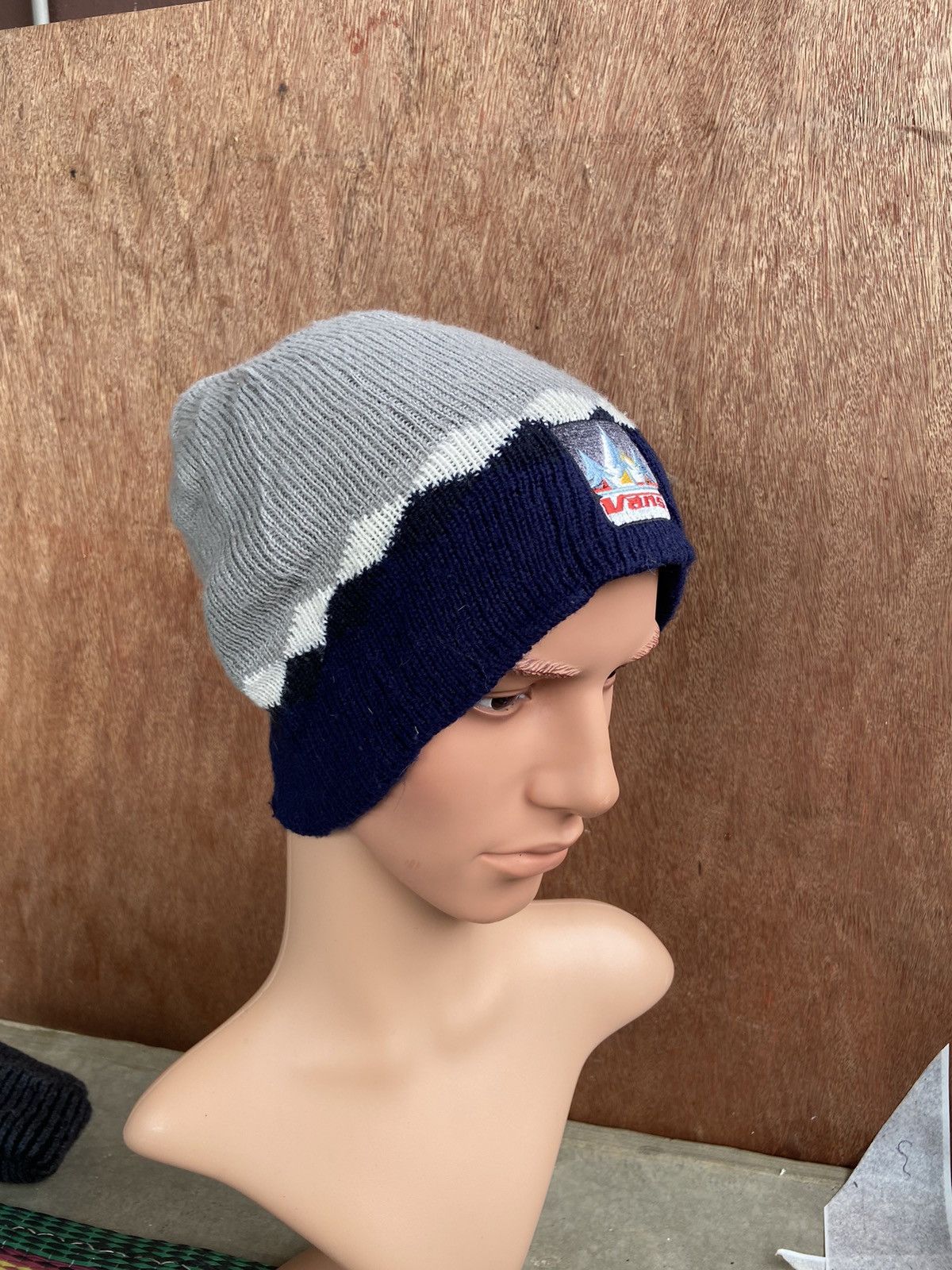 Vans Vintage Vans Logo Beanie Hat Size ONE SIZE - 3 Thumbnail