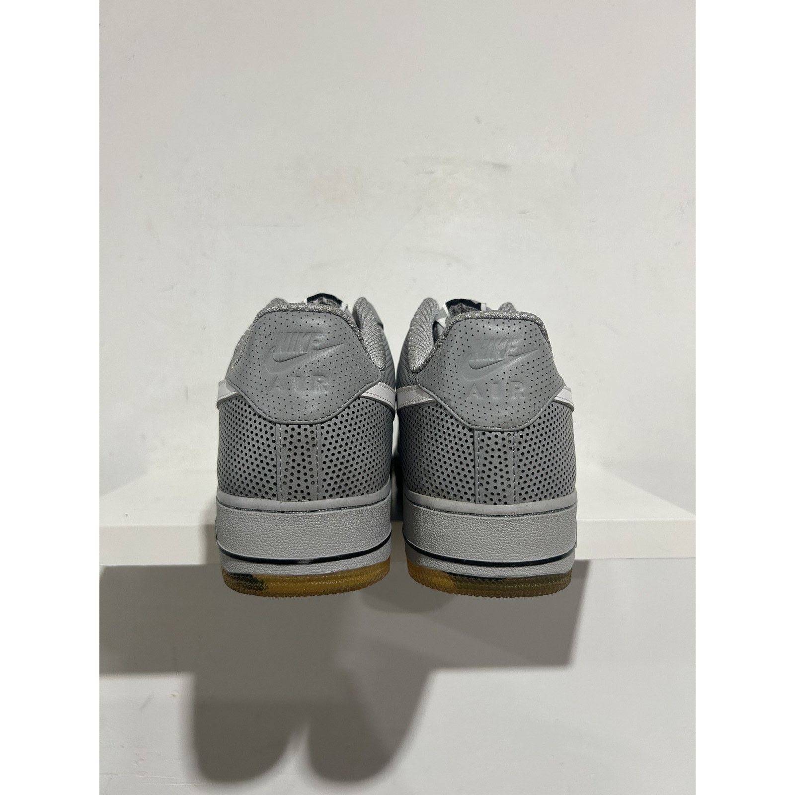Nike NIKE AIR FORCE 1 LOW FUTURA SIZE 10 NEW Size US 10 / EU 43 - 5 Thumbnail