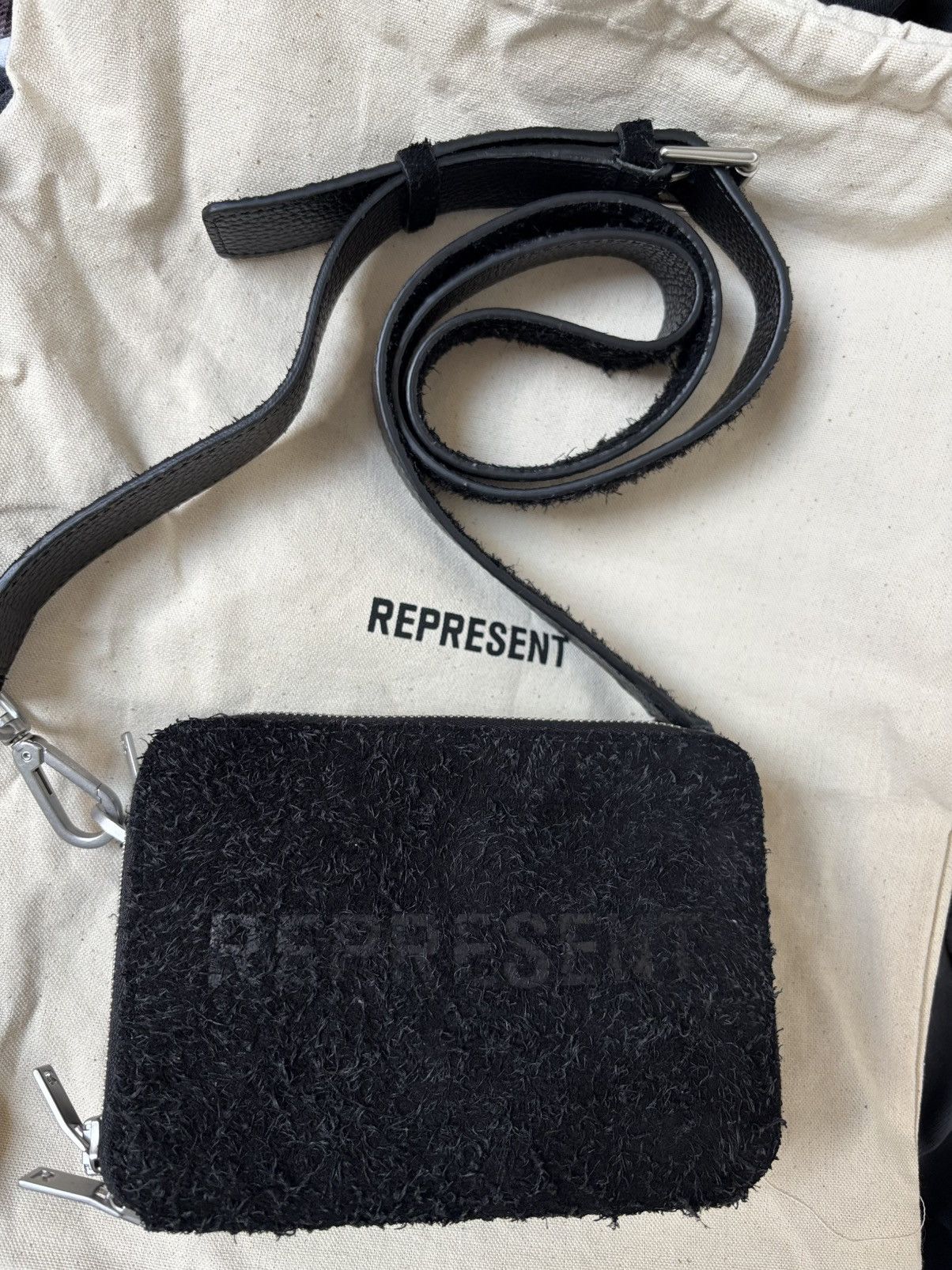 Designer × Represent Clo. REPRESENT HAIRY SUEDE CAMERA BAG Size ONE SIZE - 8 Thumbnail