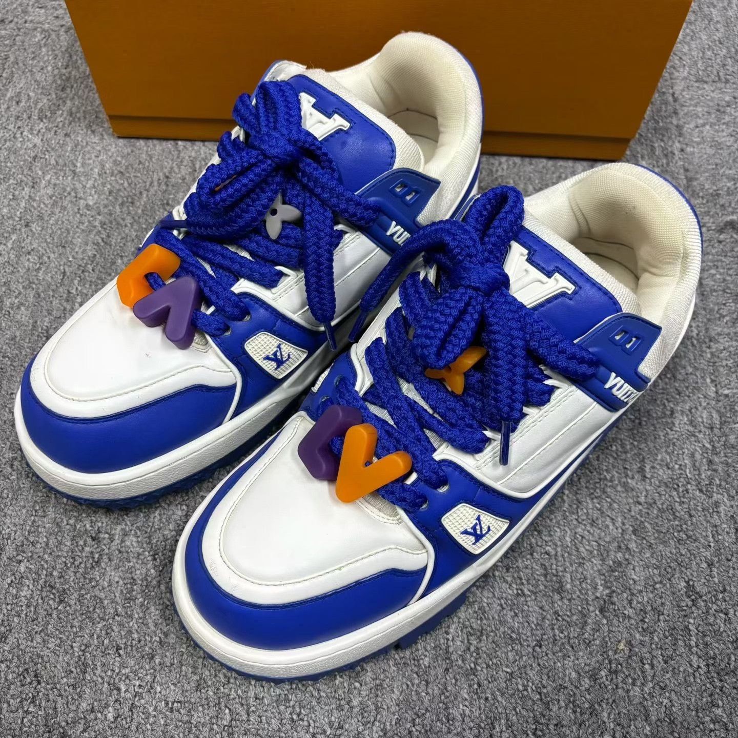 Louis Vuitton Louis Vuitton Blue Lowtop Sneakers 9 Men Size US 9 / EU 42 - 1 Thumbnail