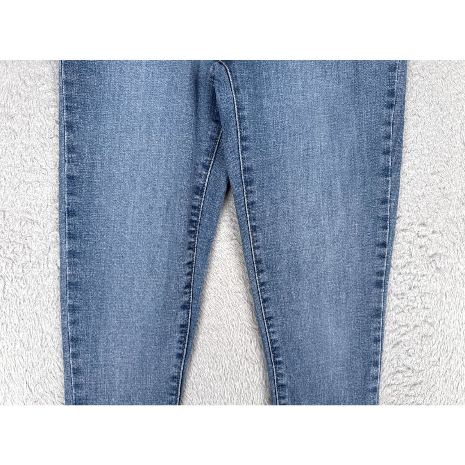 Levi's Levis Jeans Womens 26 Medium Wash 721 High Rise Skinny Stretch Denim City Pants Womens 26 Mens? Size 26" / US 2 / IT 38 - 3 Thumbnail