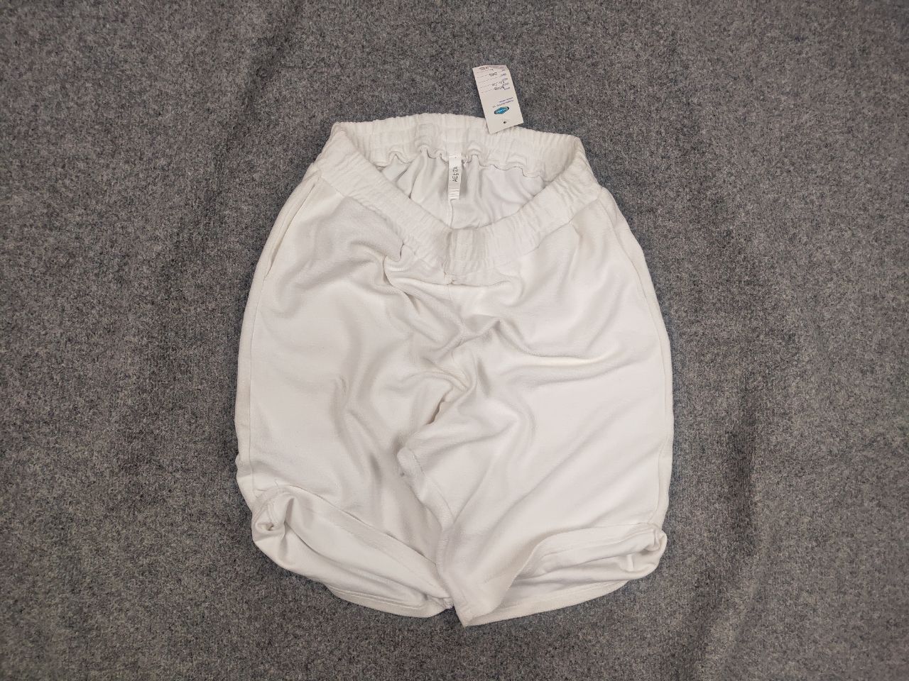 Other AELIZA studio Design unique White Baggy inside out shorts Size US 32 / EU 48 - 1 Thumbnail