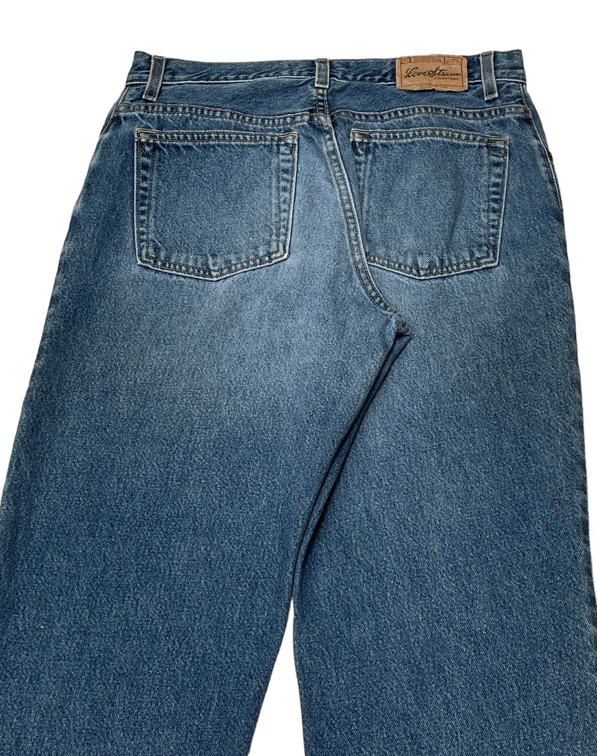 Designer × Levi's × Vintage Vintage Brand Levi’s Signature Jeans 2000s Size US 31 - 7 Thumbnail