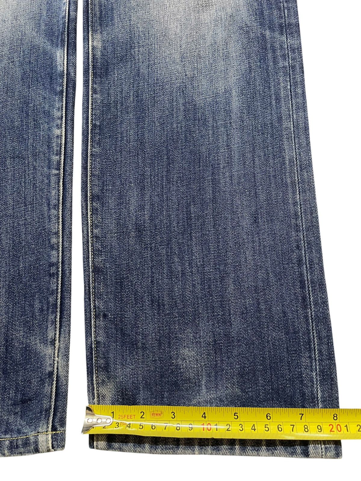 Uniqlo Vintage Japanese Uniqlo Faded Wash Distress Style Loose Jean Size US 34 / EU 50 - 16 Thumbnail