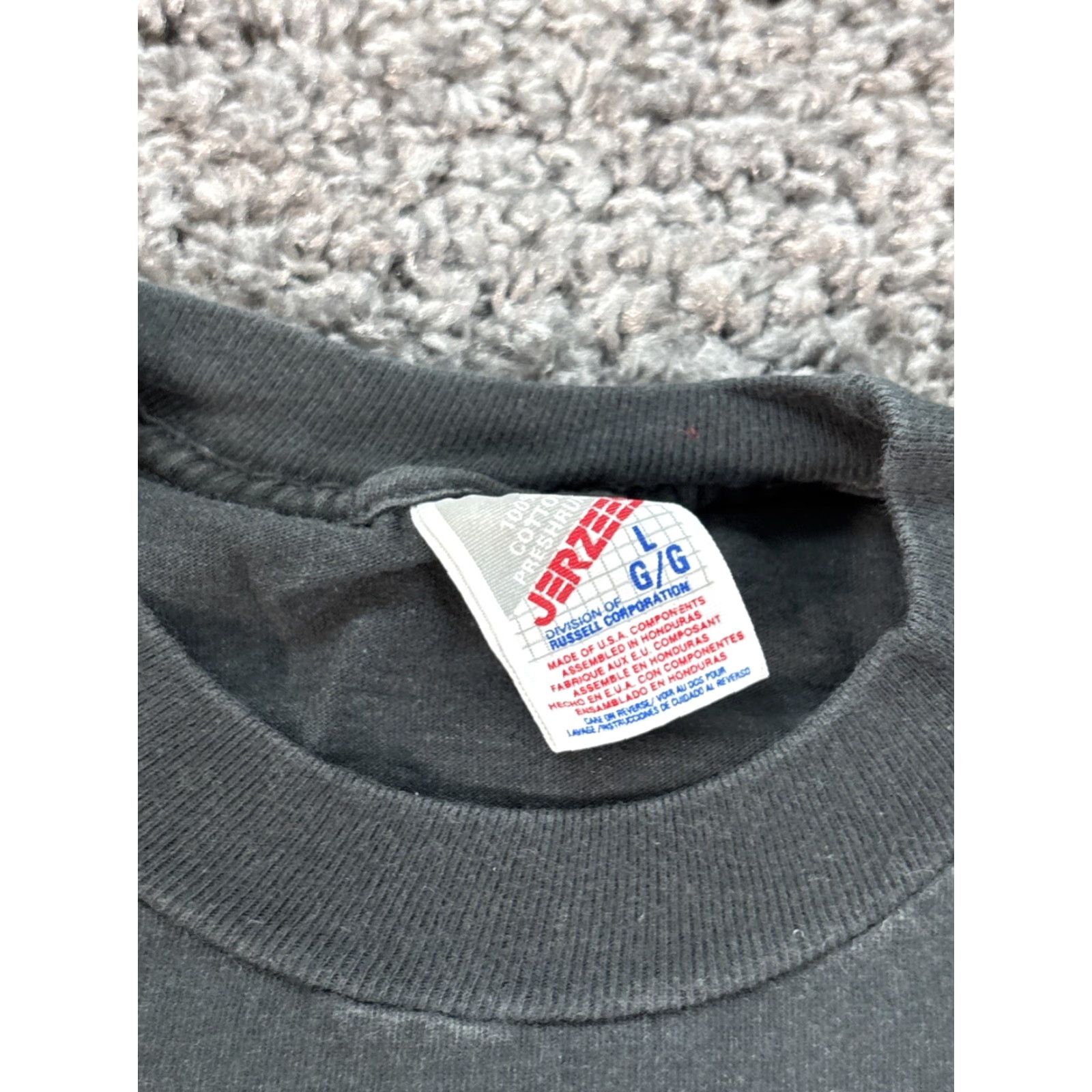 Jerzees VINTAGE SeaWorld 90s Black T-Shirt Jerzees Men’s Large Short Sleeve Crew Neck Graphic Print logo Shamu United States Made in USA Cotton Knit Size US L / EU 52-54 / 3 - 4 Thumbnail