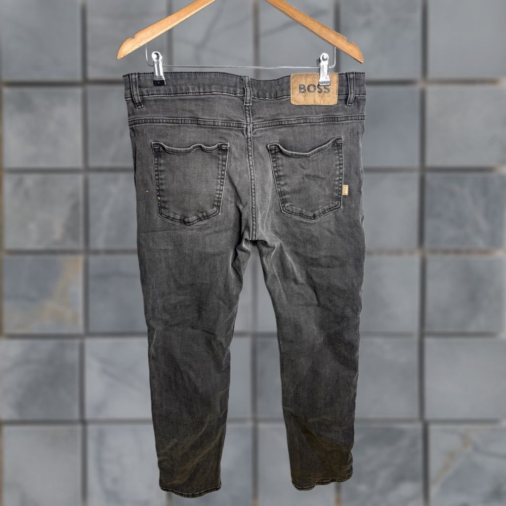 Hugo Boss HUGO BOSS Jeans Mens 34x30 Black Wash Slim Tapered Denim Casual Pants Boss Size US 34 / EU 50 - 1 Thumbnail