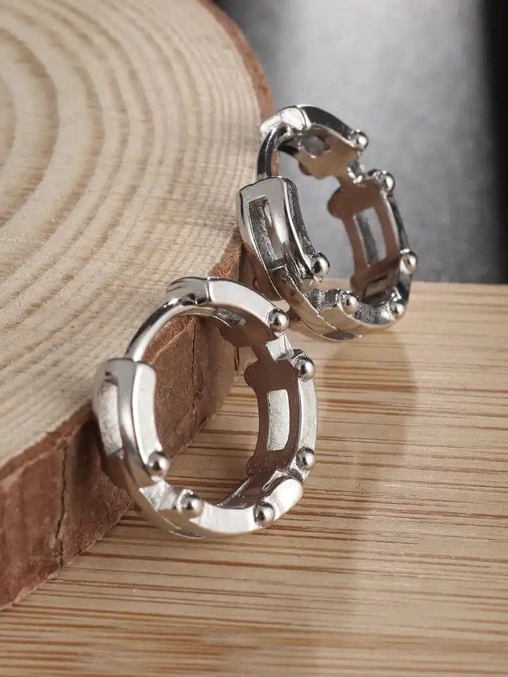 Designer × Jewelry Simple Round Irregular Geometric Hoop Earrings Size ONE SIZE - 3 Thumbnail