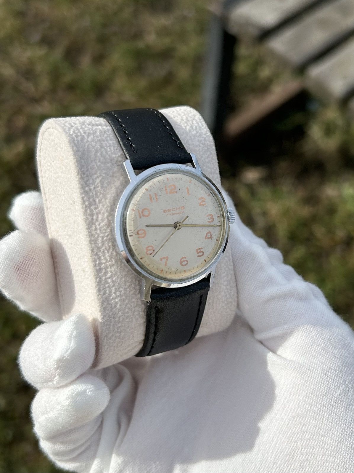 Vintage Vintage Vesna Watch USSR Soviet Mechanical Authentic 1970s Size ONE SIZE - 4 Thumbnail