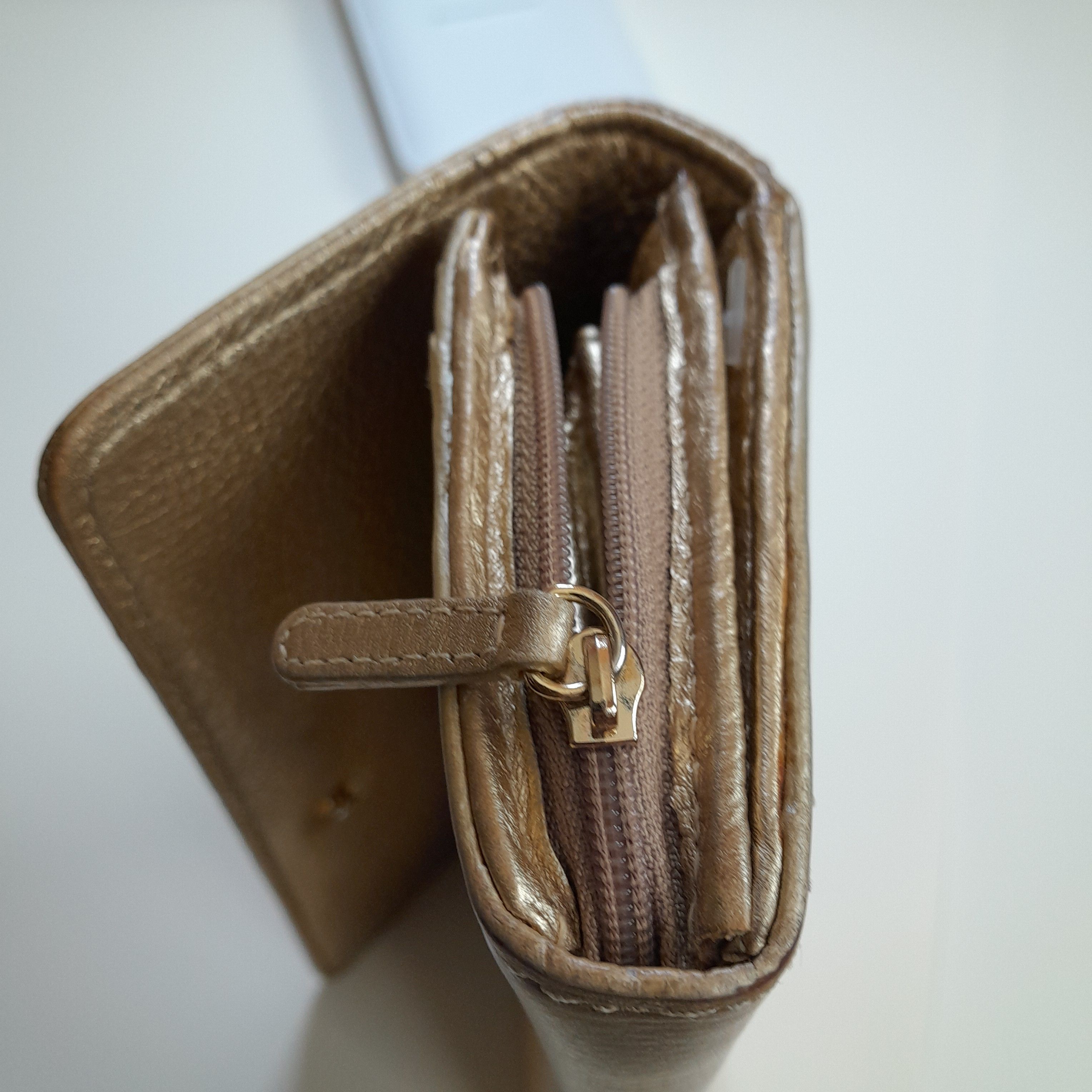 Michael Kors MICHAEL KORS JET SET TRAVEL LARGE ACCORDION WALLET GOLD Size ONE SIZE - 8 Thumbnail