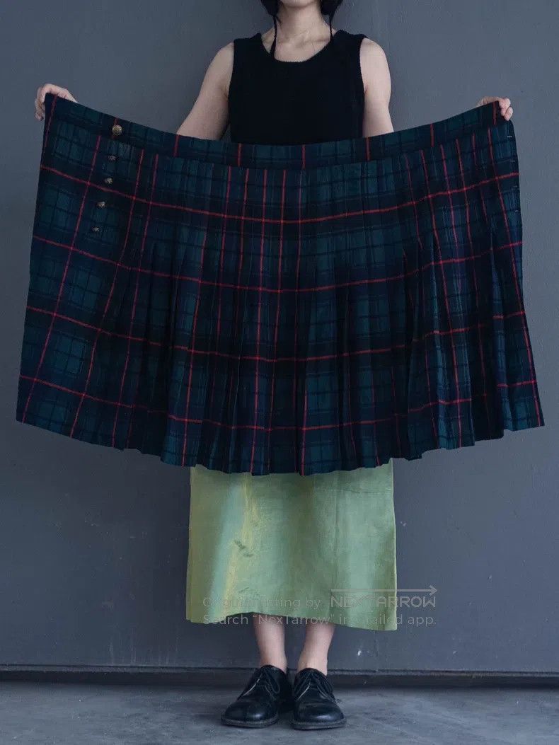 Comme des Garcons Comme Des Garcons size M Red and green check plaid pleated Size 23" - 2 Thumbnail
