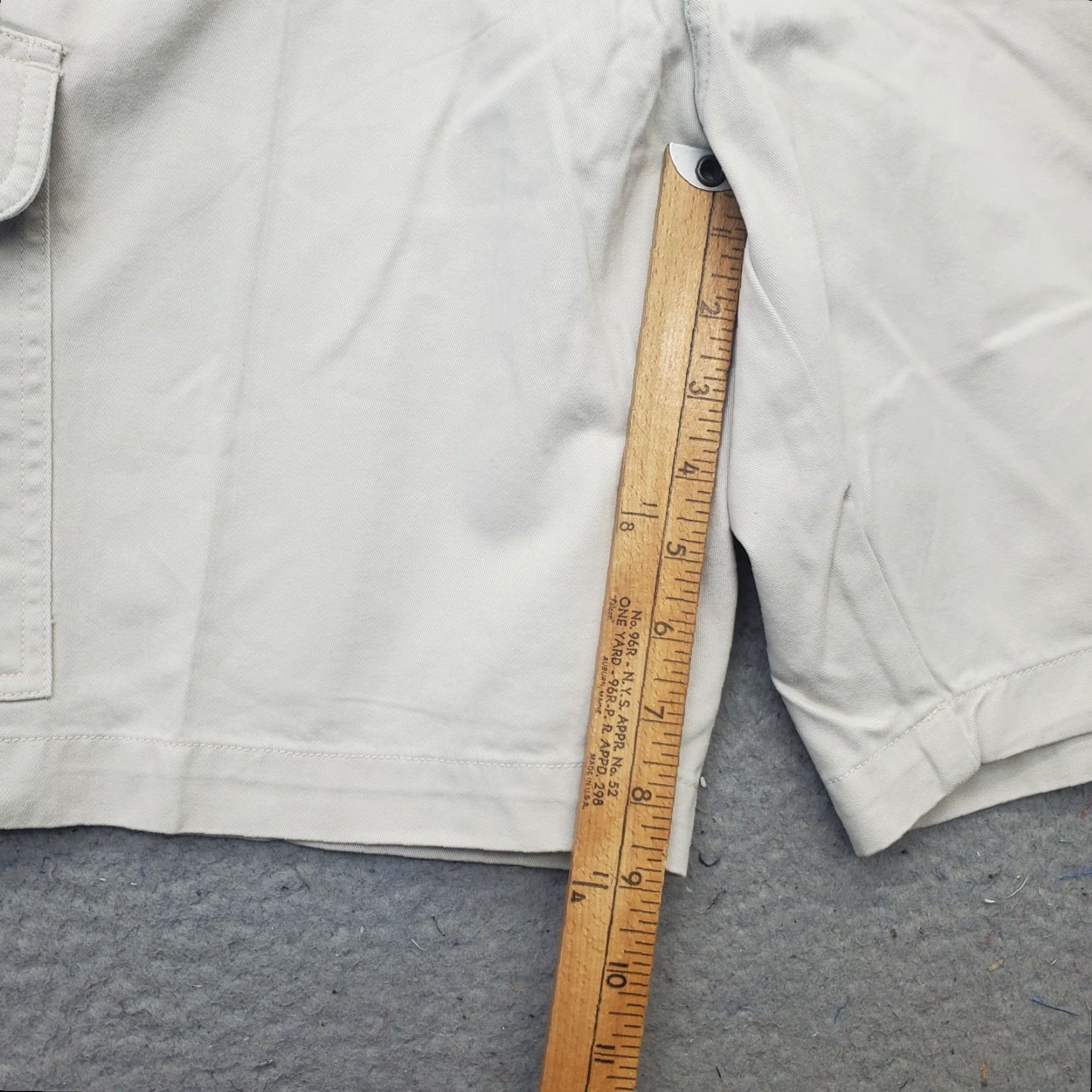 Arrow Arrow Khakis Mens 34W Tan Classic Fit Casual Cargo Pocket Shorts Mens 34 Tan Cargo Pocket 8.75 Inseam 100% Cotton Size US 34 / EU 50 - 4 Thumbnail