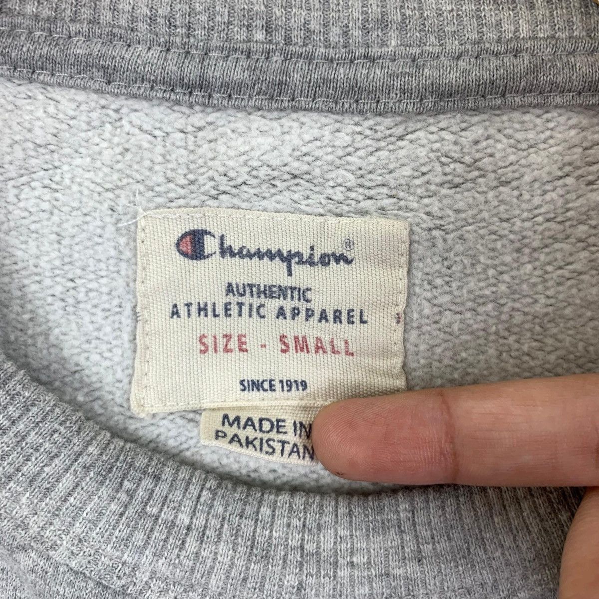 Champion Vintage CHAMPION USA Script Embroidered Brand Grey Size US S / EU 44-46 / 1 - 11 Thumbnail