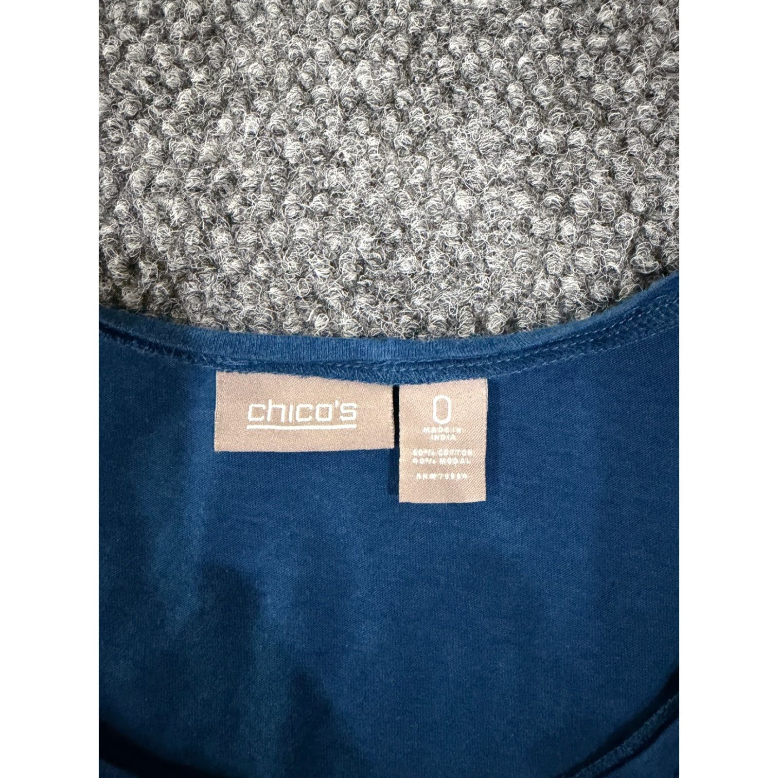 Vintage Chico's Blouse Shirt Womens 0 Blue Textured Long Sleeve Round Neck Pullover Casual Stretch Size XS / US 0-2 / IT 36-38 - 3 Thumbnail