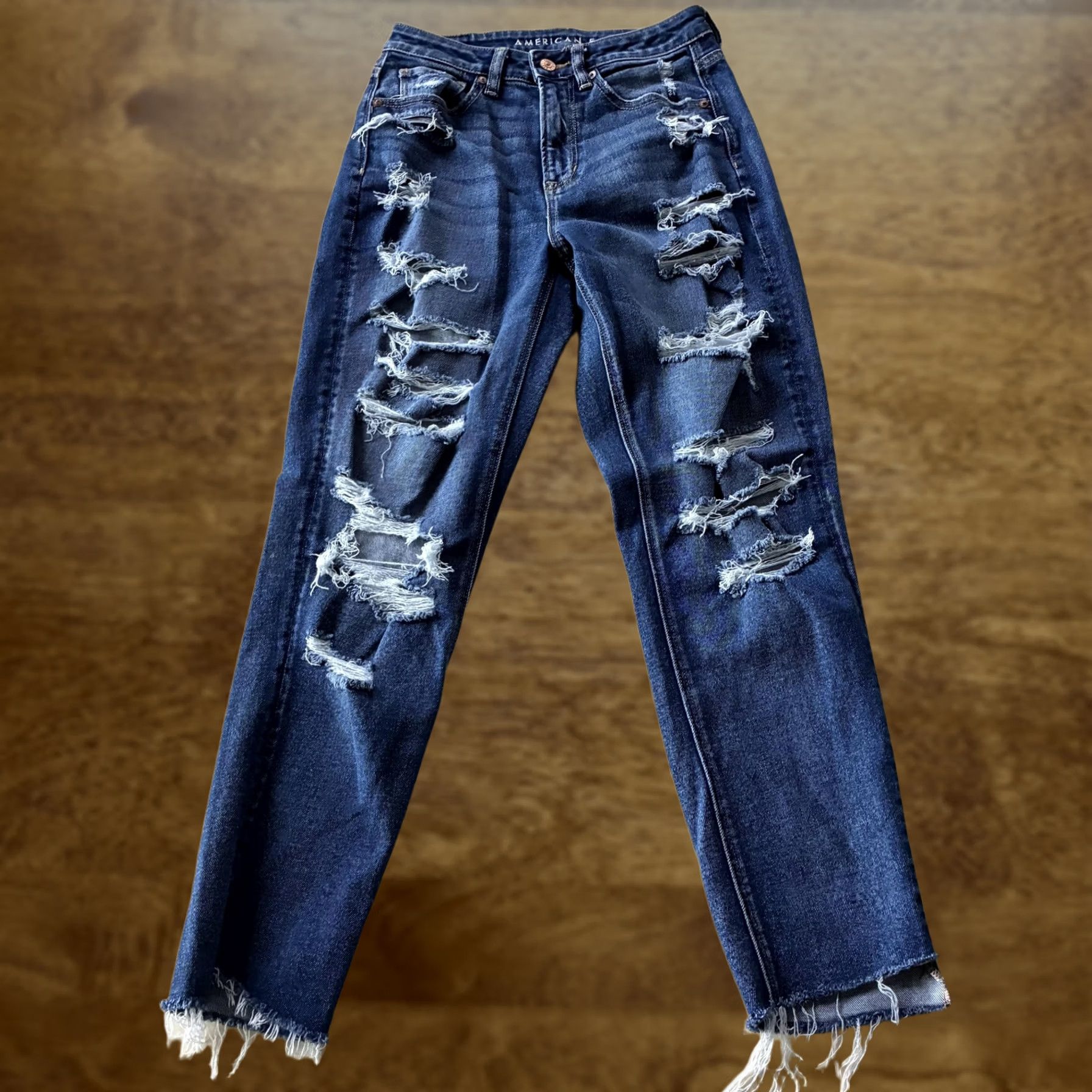 American Eagle Outfitters VINTAGE? NO — American Eagle Outfitters Jeans Women 4 Straight Distressed Medium Wash Stretch Crop 5-Pocket Denim Size 27" / US 4 / IT 40 - 1 Thumbnail