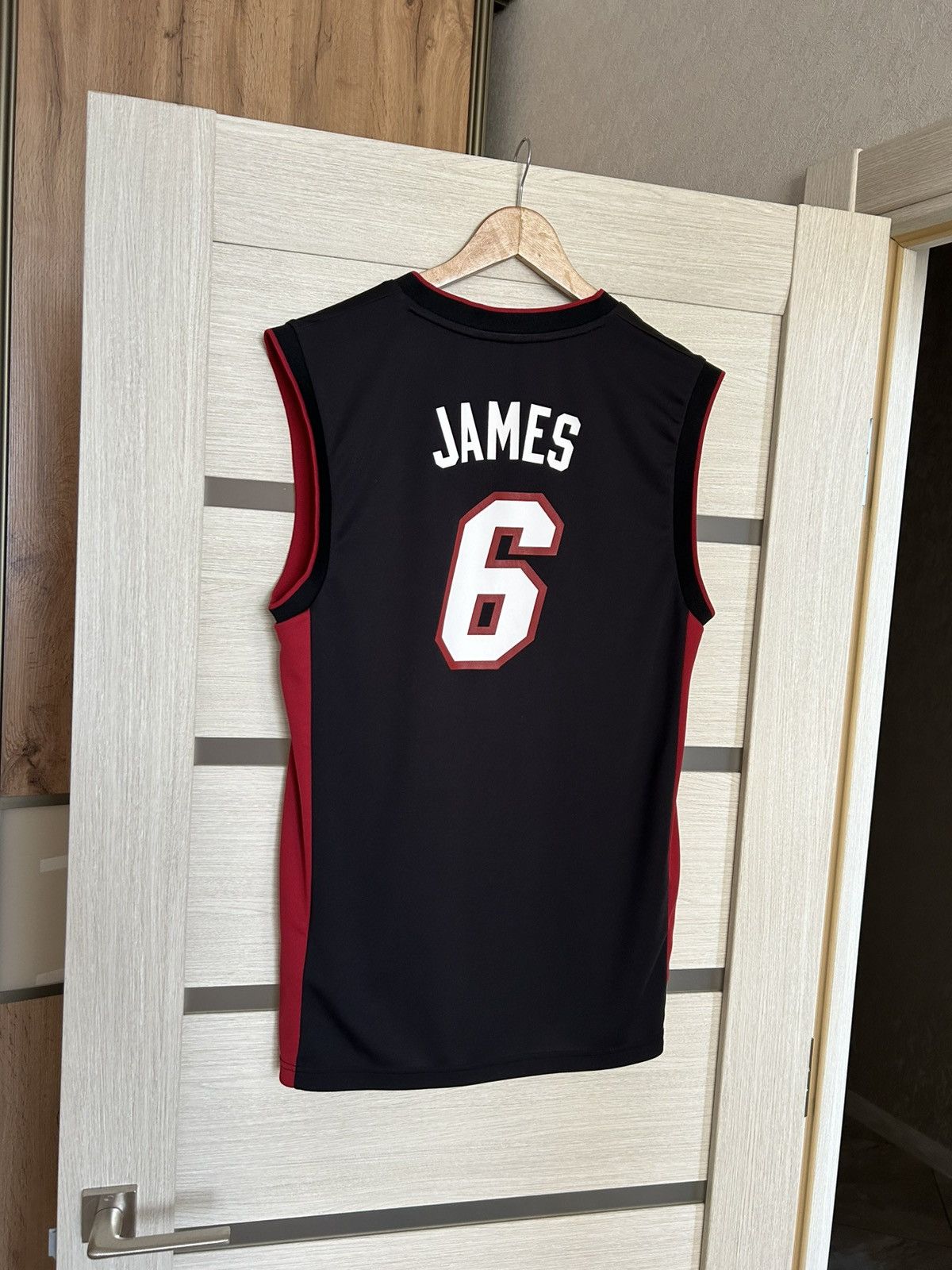 Adidas Adidas NBA Miami Lebron James 6 Vintage man’s jersey size S Size US S / EU 44-46 / 1 - 12 Thumbnail