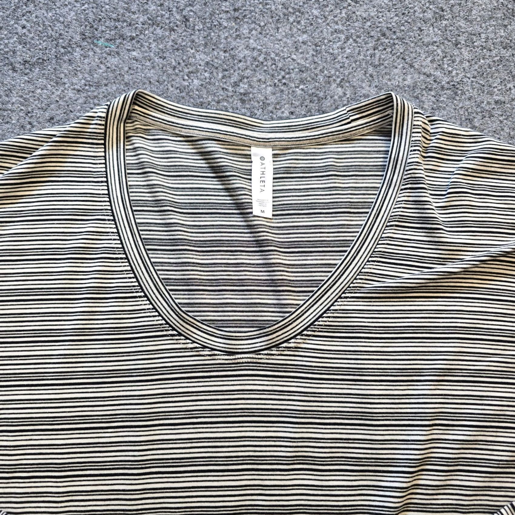 Athleta Athleta Top Womens M Black White Striped Long Sleeve T-Shirt Casual Lounge Shirt Size M / US 6-8 / IT 42-44 - 2 Thumbnail
