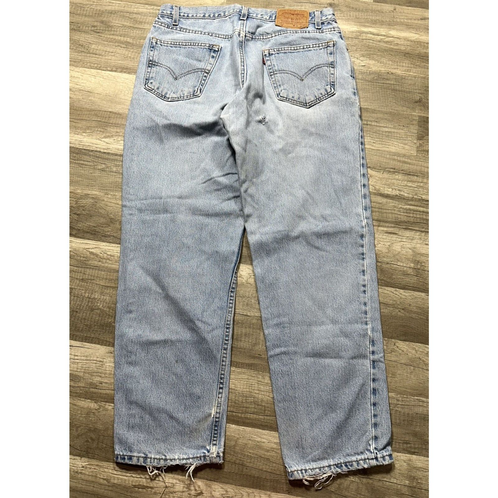 Levi's VINTAGE Levi’s 550 Jeans Straight Leg Relaxed Fit Light Wash 35 X 28.5 Mens Levi's 550 80s 90s Grunge Logo USA Jeans Size US 35 - 2 Thumbnail