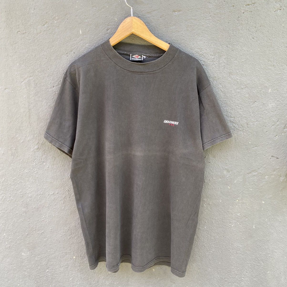 SKECHERS THRASHED Faded Vintage 90s Skechers ERD GRUNGE TEE Size US L / EU 52-54 / 3 - 2 Thumbnail
