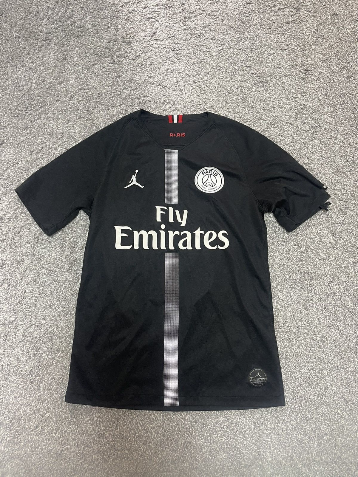 Nike PSG 2018 2019 CUP SHIRT SOCCER JERSEY szS JORDAN DEFECT Size US S / EU 44-46 / 1 - 2 Thumbnail