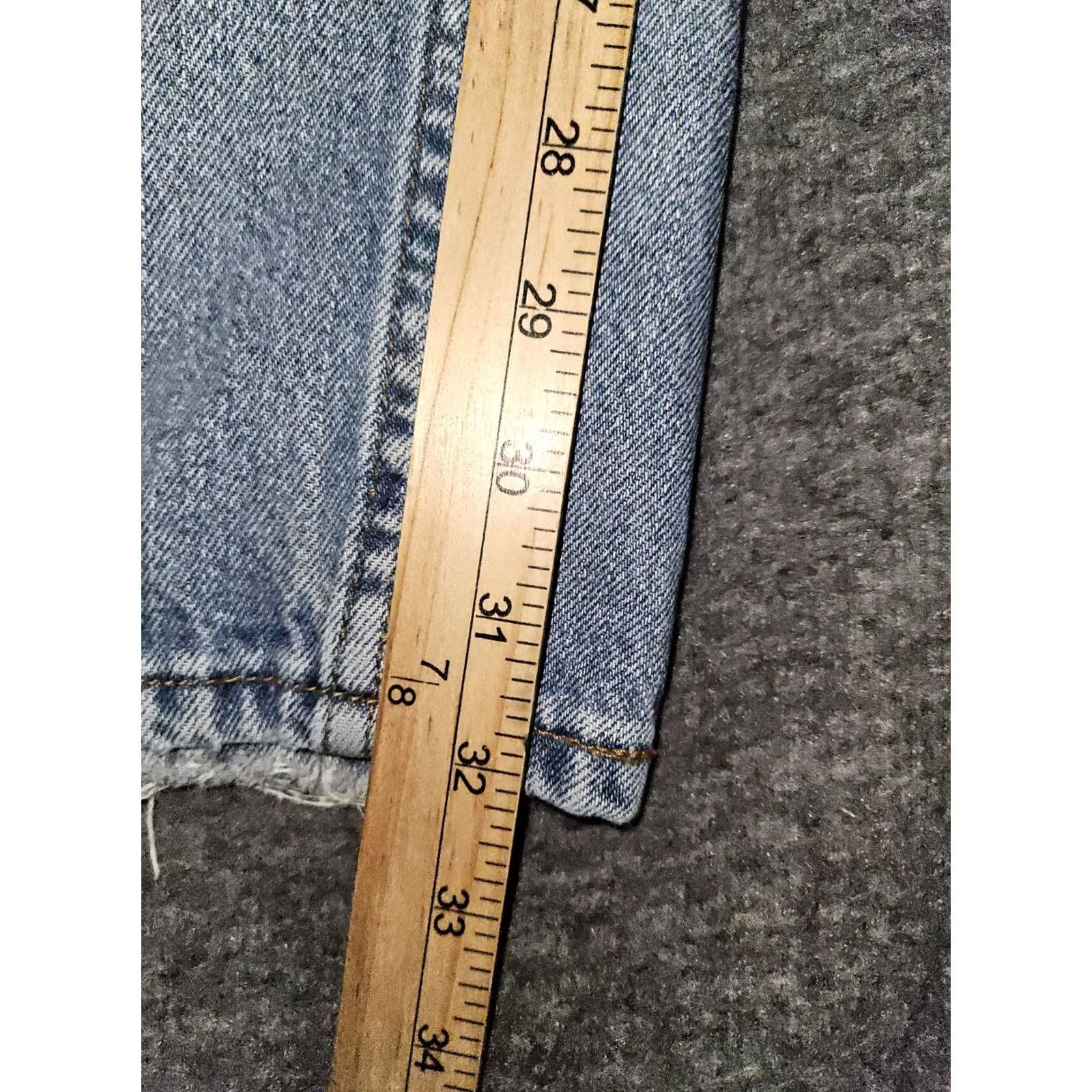 Levi's VINTAGE Levi's 550 Jeans Men 36x34 Blue Distressed 90s Y2K Retro Size US 36 / EU 52 - 7 Thumbnail