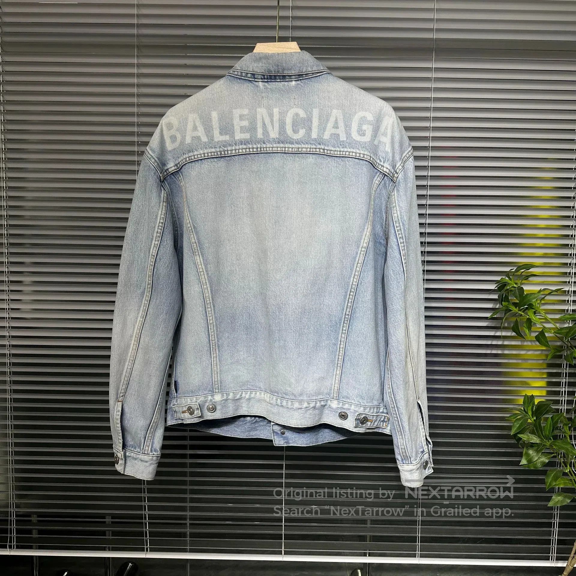 Balenciaga Balenciaga Washed Denim Jacket with Logo. Size US S / EU 44-46 / 1 - 1 Thumbnail