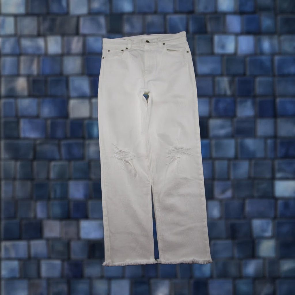 Gap VINTAGE Gap Jeans White Denim Straight 8R 29 Distressed 5-Pocket Women Size 30" / US 8 / IT 44 - 1 Thumbnail