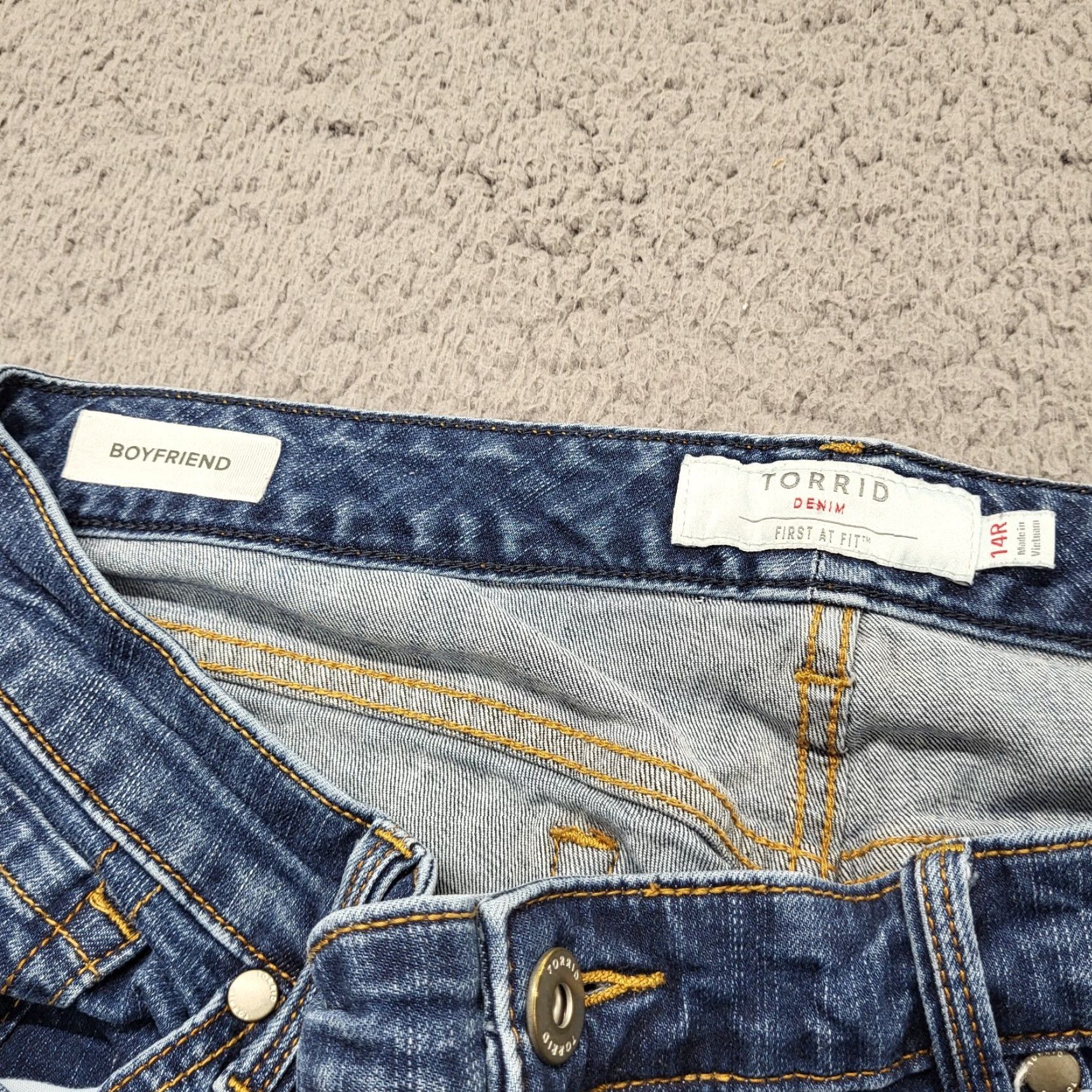 Torrid Torrid Jeans Women Size 14R Boyfriend Straight Vintage Stretch Blue Jeans 36x29 Denim Regular Womens 90s Bohemian City Belt Loops Zipper Button Size 36" / US 14 / IT 50 - 2 Thumbnail