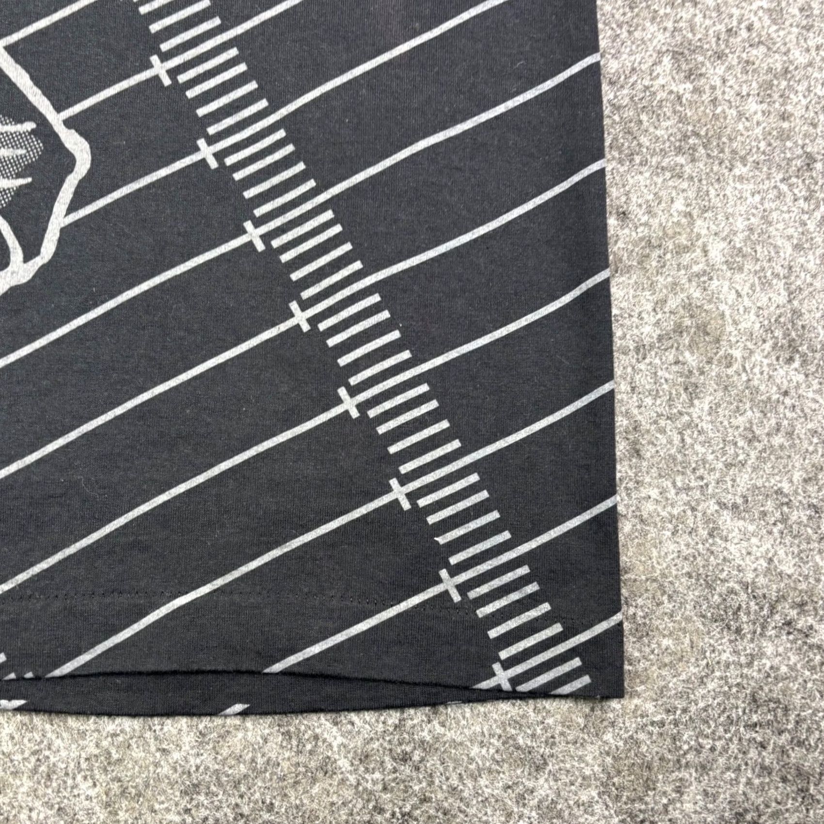 Vintage VINTAGE Screen Stars Best Football Graphic T-Shirt XL Black All Over Print 90s Mens Size US XL / EU 56 / 4 - 7 Thumbnail