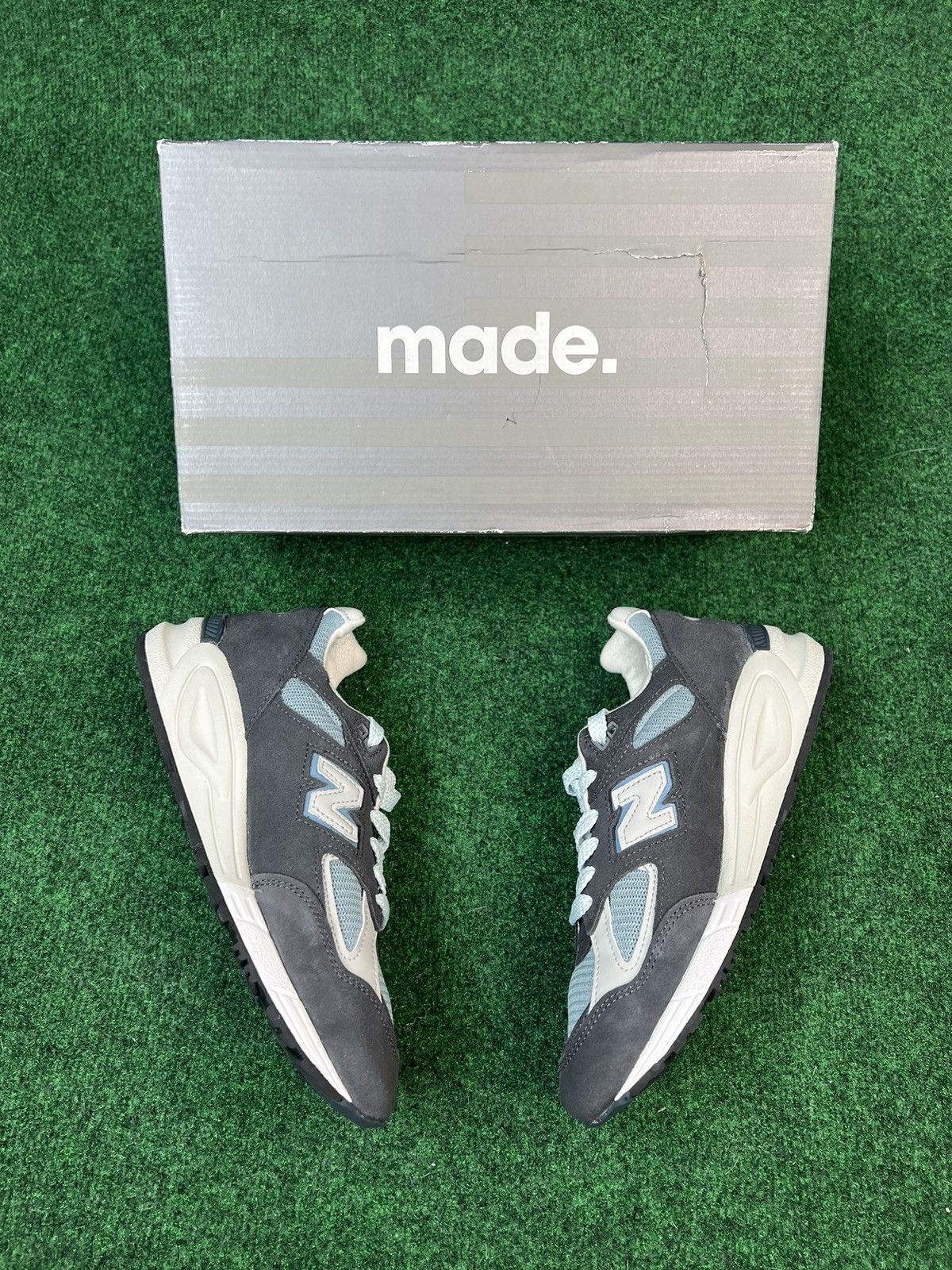 New Balance x Kith 990v2 Steel Blue US Size M990KT2