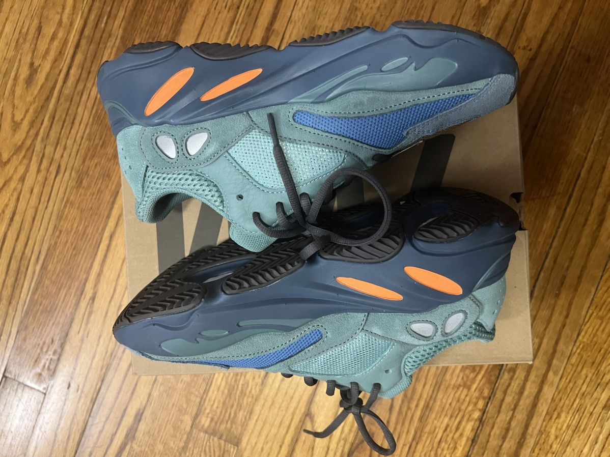 Yeezy Yeezy Boost 700 Size US 7 / EU 40 - 2 Thumbnail