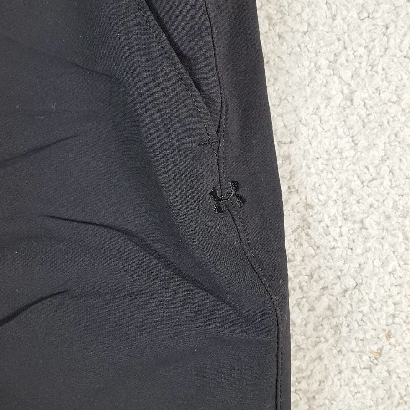 Under Armour VINTAGE Under Amour Athletic Pants Men's 32x32 Black Straight Leg Lightweight Stretch Casual Workwear 90s Y2K Tooling: Pockets, Zipper, Logo, Button Size US 32 / EU 48 - 3 Thumbnail