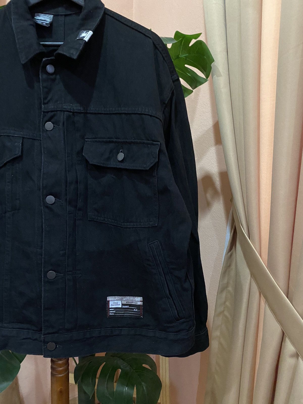 GU × Maison MIHARA YASUHIRO Good Inspiration x Mihara Yasuhiro Black Denim Jacket Size US XL / EU 56 / 4 - 4 Thumbnail