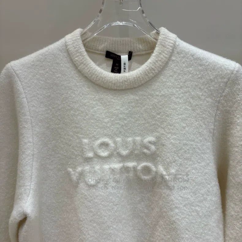 Louis Vuitton Louis Vuitton 25 New off-white embossed Logo cashmere knit Size US M / EU 48-50 / 2 - 3 Thumbnail