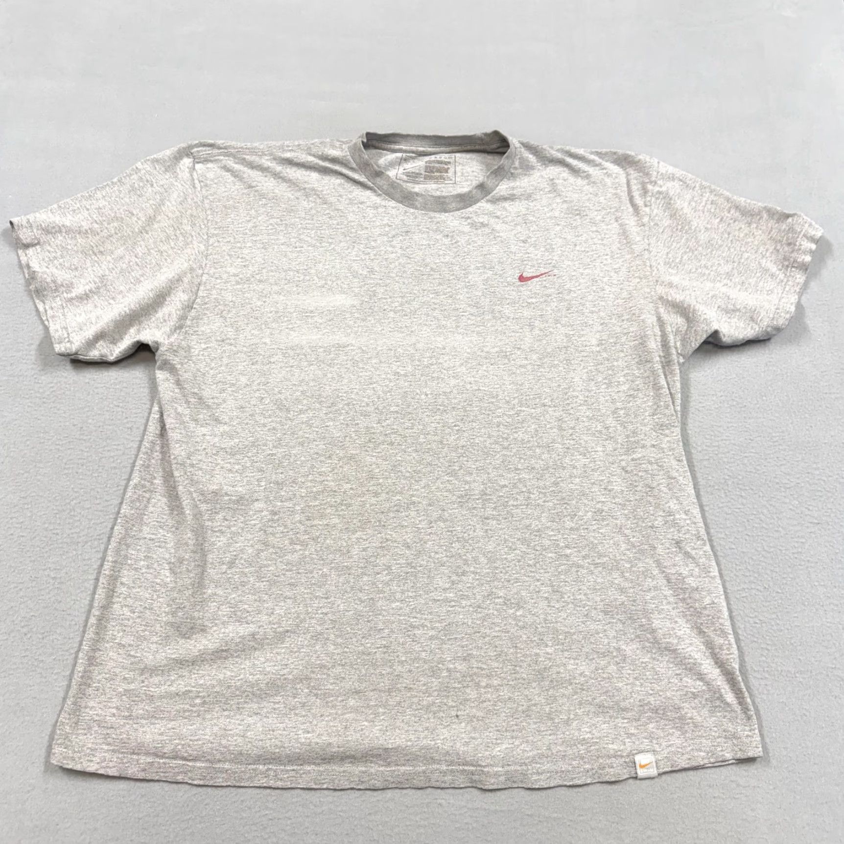 Nike Nike Shirt Mens L Gray Graphic Tee Swoosh Logo Athletic Sportswear Size US L / EU 52-54 / 3 - 3 Thumbnail