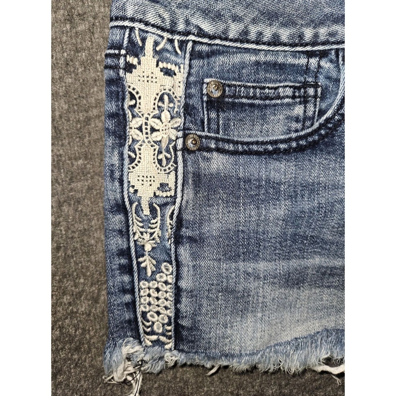 American Eagle Outfitters American Eagle Outfitters Shortie Shorts Womens 10 Blue Cutoff Lace Embroidered Slim Stretch Denim 5-Pocket Casual Summer Womens Size 32" / US 10 / IT 46 - 7 Thumbnail