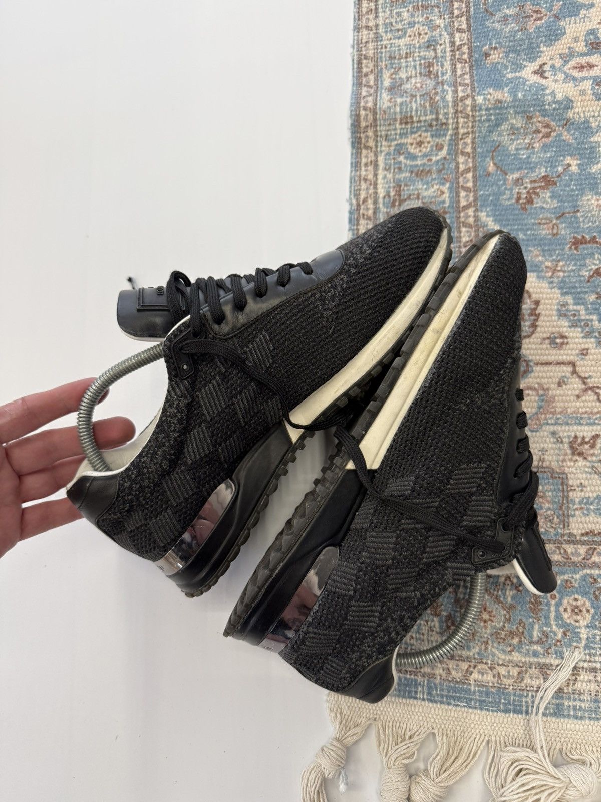 Louis Vuitton Louis Vuitton Damier Run Away Sneakers Shoes Size US 6.5 / EU 39-40 - 10 Thumbnail