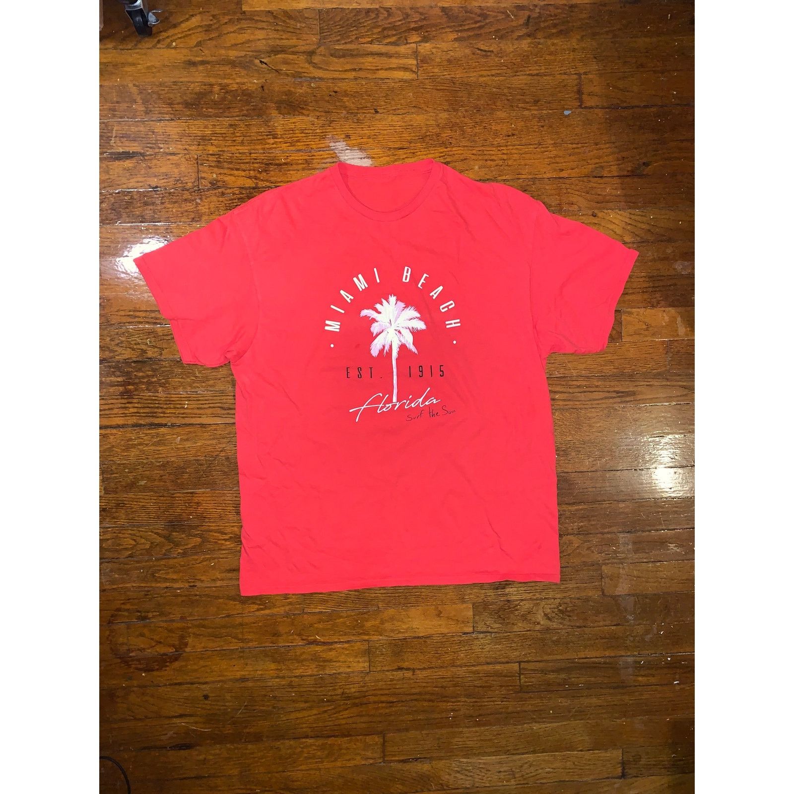 Other Miami Beach Florida Red Graphic T Shirt XL Tropical Vacation Size US XL / EU 56 / 4 - 1 Thumbnail