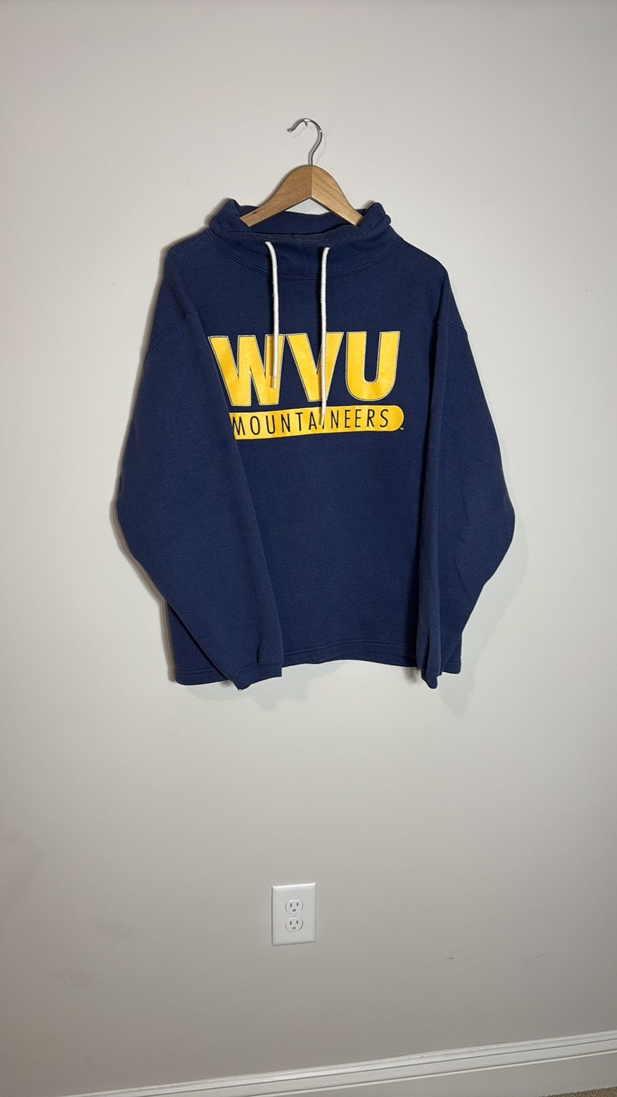 Vintage Vintage West Virginia Mountaineers Sweatshirt Size US XL / EU 56 / 4 - 1 Thumbnail