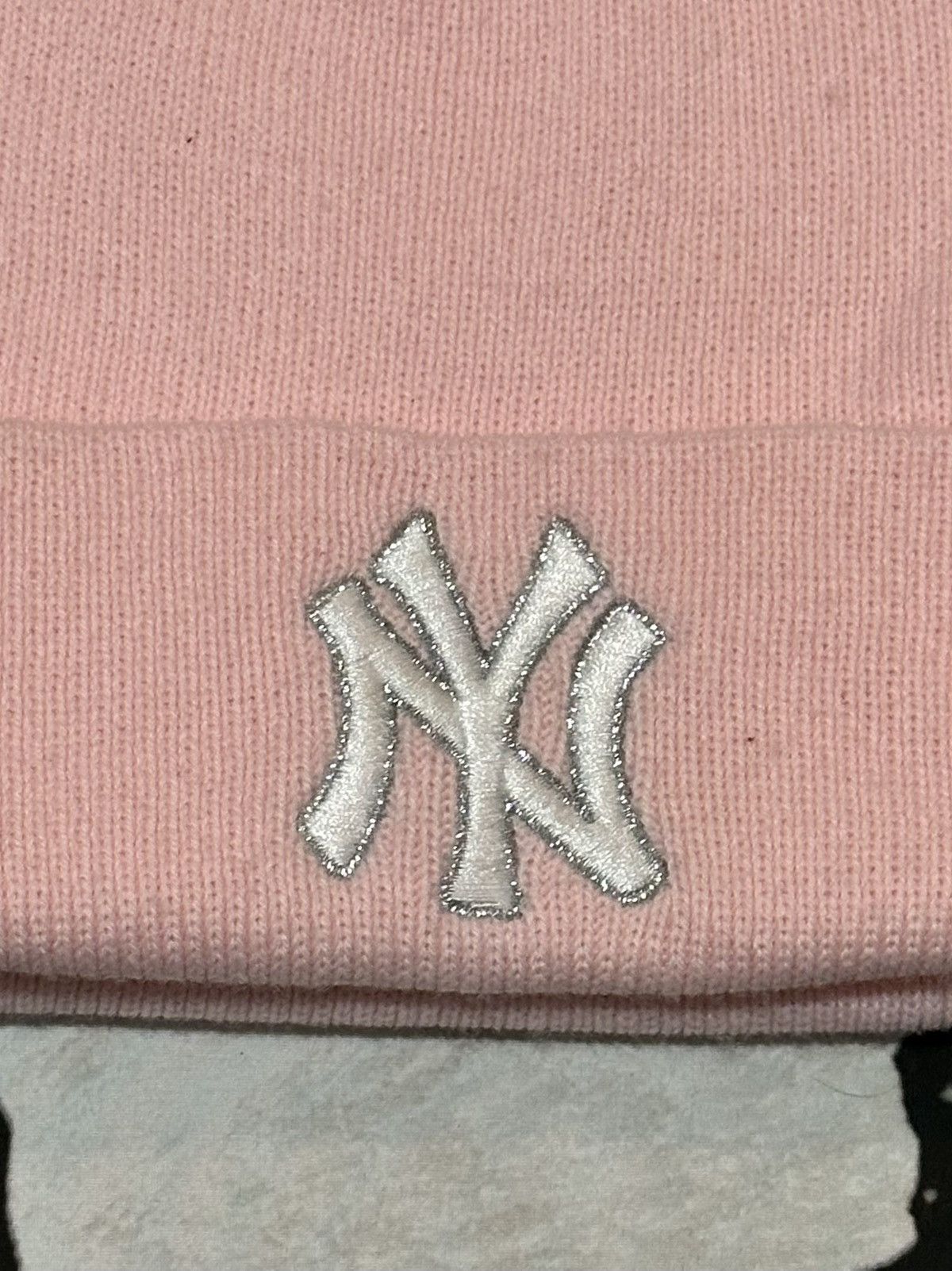 Twins Enterprise Inc. New York Yankees beanie Size ONE SIZE - 2 Thumbnail