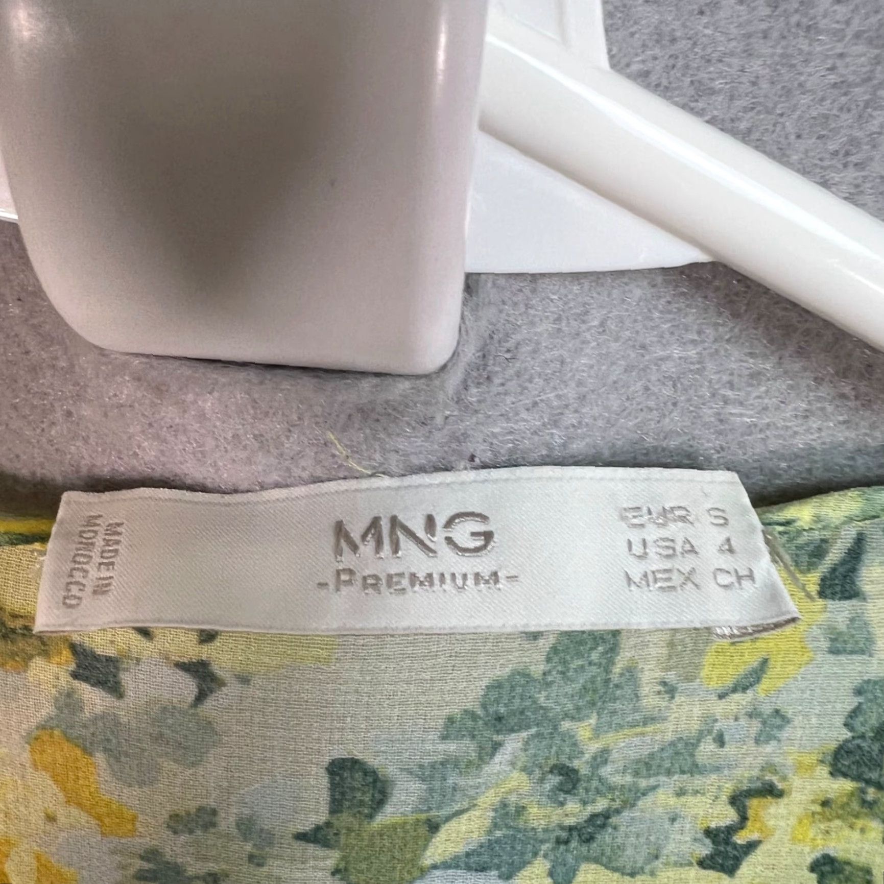 Mango Mango Premium Floral Maxi Dress V-Neck Puff Sleeves & Button-Up Front Size 4 Size S / US 4 / IT 40 - 3 Thumbnail
